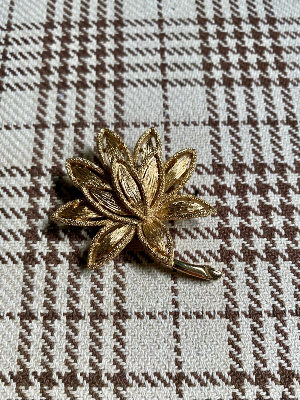 Avon Gold Floral Leaf Brooch - Elegant Women’s Jewelry